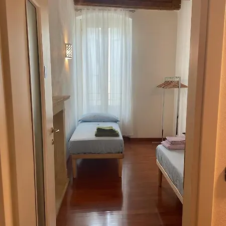 Loft Ponte Pietra * فيرونا