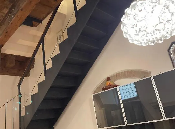 Loft Ponte Pietra Semesterbostad *